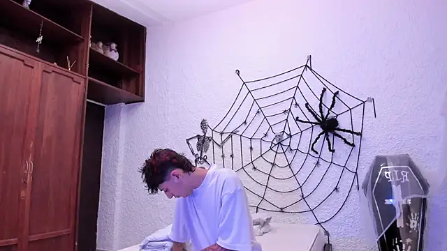 Snapshot of j_martony chatting on 10/03/25, 12:13 j martony online show from 10/03/25, 12:13