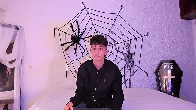 Snapshot of j_martony chatting on 10/11/25, 12:15 j martony online show from 10/11/25, 12:15