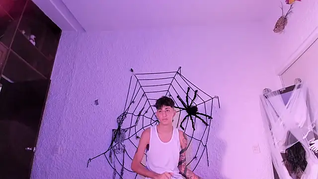 Snapshot of j_martony chatting on 10/17/25, 12:19 j martony online show from 10/17/25, 12:19