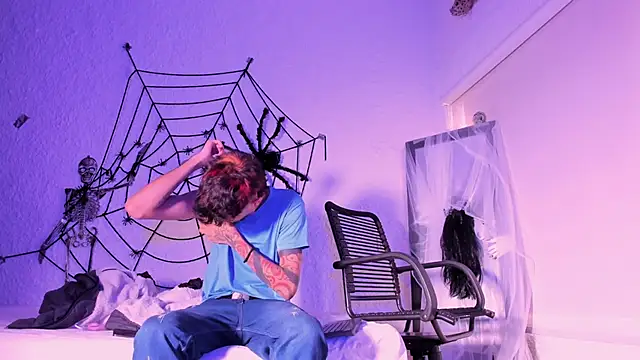 Snapshot of j_martony chatting on 10/21/25, 12:28 j martony online show from 10/21/25, 12:28