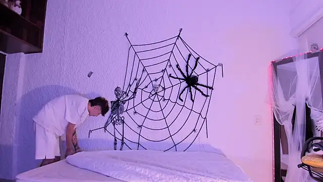 Snapshot of j_martony chatting on 10/22/25, 12:05 j martony online show from 10/22/25, 12:05