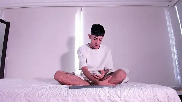 Snapshot of j_martony chatting on 11/18/25, 12:42 j martony online show from 11/18/25, 12:42