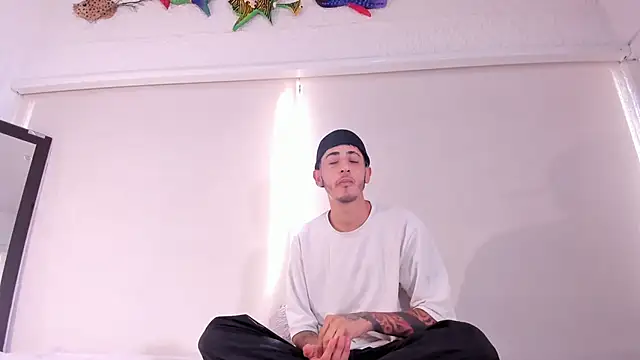 Snapshot of j_martony chatting on 11/20/25, 12:27 j martony online show from 11/20/25, 12:27