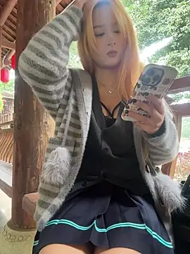 yuki june online show from 12/05/25, 07:06