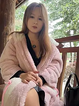 yuki june online show from 03/03/26, 08:42