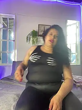 Snapshot of Andrea_secret_ chatting on 06/22/26, 01:41 Andrea secret online show from 06/22/26, 01:41