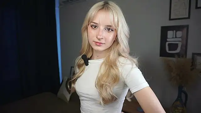 FridaAaberg online show from 09/22/25, 06:59