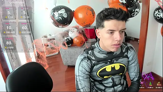 Snapshot of mattebret11 chatting on 10/31/25, 04:19 mattebret11 online show from 10/31/25, 04:19