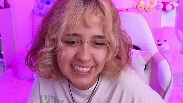 NekoWaifu online show from 03/07/26, 02:58