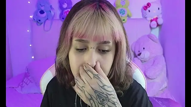 NekoWaifu online show from 04/13/26, 01:27