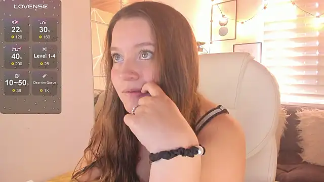 sophiee09  online show from 02/10/26, 02:10