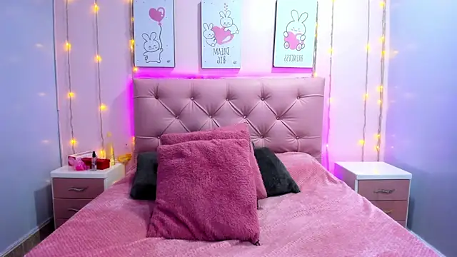 Issaa Tyler online show from 02/05/26, 03:22