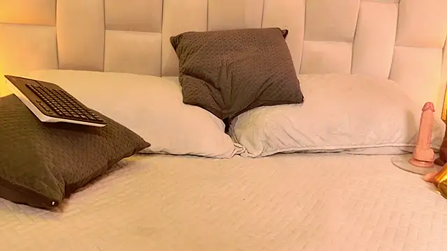 paulina cano online show from 12/05/25, 07:10