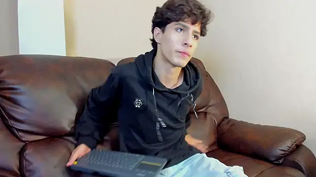 Xam Collen online show from 11/14/25, 03:22