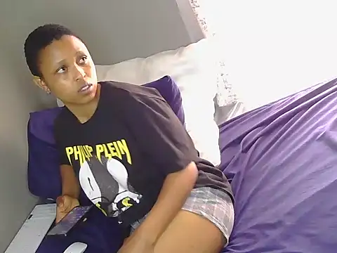 Serafynn online show from 09/19/25, 09:54