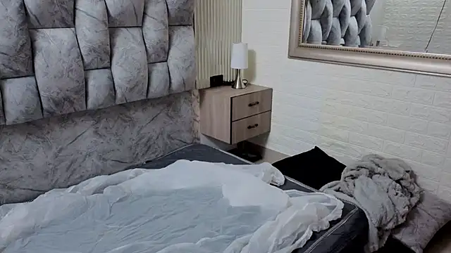 sofiagutierrez   online show from 01/14/26, 03:34