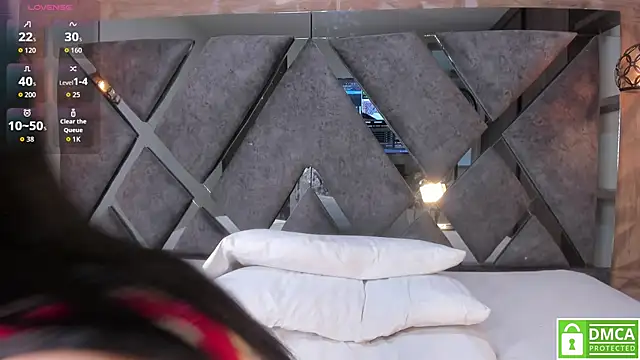 Scarlet  Jones  online show from 01/15/26, 10:35