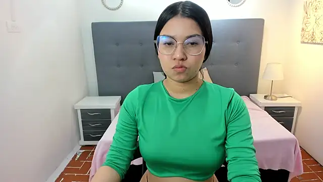 chaneelstark online show from 11/30/25, 04:27