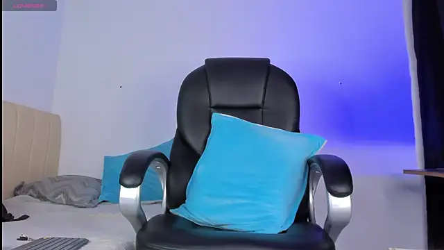 denis munera online show from 10/20/25, 03:56