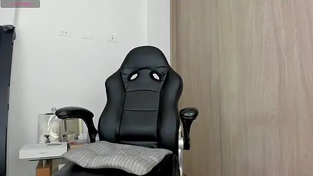 Biscuit oliva online show from 10/12/25, 03:16