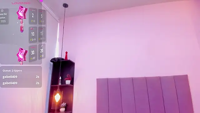 HoollyHendrix online show from 10/03/25, 08:06