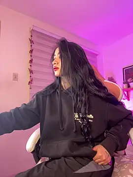 camila1 torres  online show from 12/16/25, 02:27