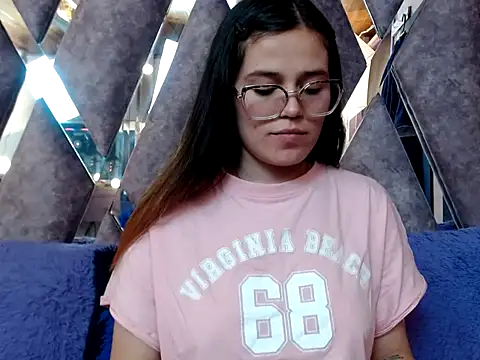 Snapshot of CRISTALHERRANZ chatting on 10/08/25, 11:46 CRISTALHERRANZ online show from 10/08/25, 11:46