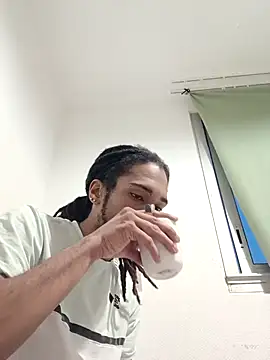 Snapshot of Mikaaa97 chatting on 10/02/25, 05:25 Mikaaa97 online show from 10/02/25, 05:25