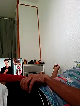 Snapshot of Mikaaa97 chatting on 10/27/25, 10:08 Mikaaa97 online show from 10/27/25, 10:08