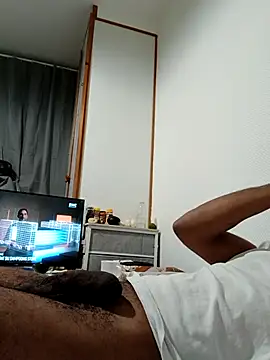 Snapshot of Mikaaa97 chatting on 11/16/25, 05:18 Mikaaa97 online show from 11/16/25, 05:18