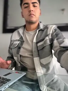 Snapshot of tomy_hot20 chatting on 09/19/25, 05:13 tomy hot20 online show from 09/19/25, 05:13