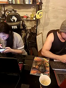 Snapshot of BunnyAndZek chatting on 10/28/25, 12:36 BunnyAndZek online show from 10/28/25, 12:36