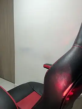 Isa klein online show from 11/25/25, 02:22