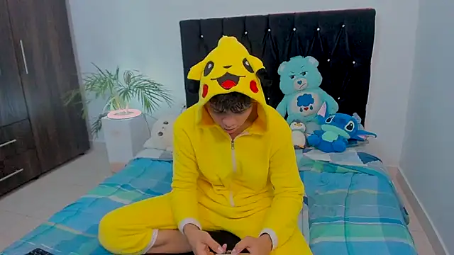 Snapshot of Zacktorres_ chatting on 10/05/25, 11:24 Zacktorres online show from 10/05/25, 11:24