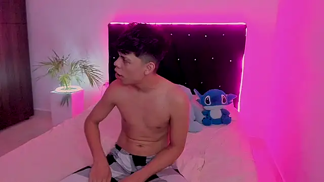 Snapshot of Zacktorres_ chatting on 10/11/25, 10:19 Zacktorres online show from 10/11/25, 10:19