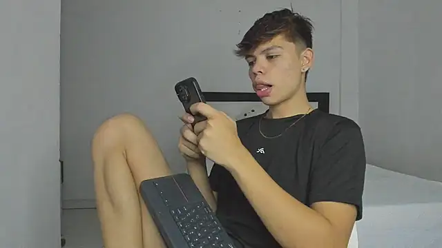 Snapshot of Zacktorres_ chatting on 01/16/26, 01:09 Zacktorres online show from 01/16/26, 01:09