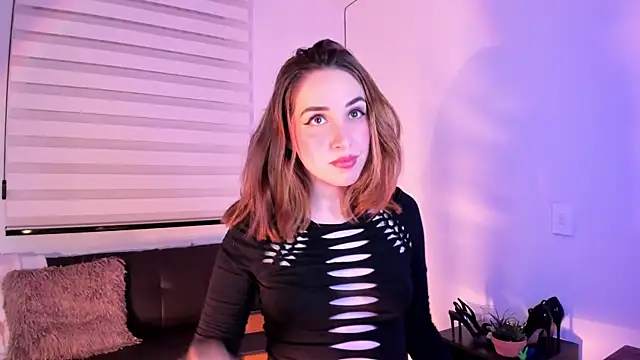 SarahCastillo  online show from 10/08/25, 03:04