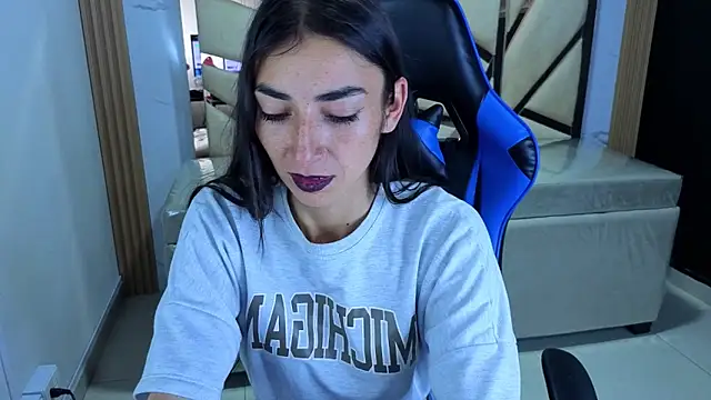 Maily a  online show from 03/07/26, 03:14