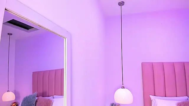 Amy Ferreira online show from 10/06/25, 03:26