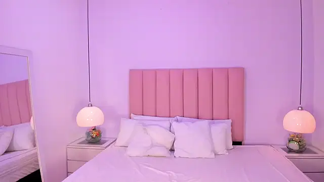 Amy Ferreira online show from 11/02/25, 03:09