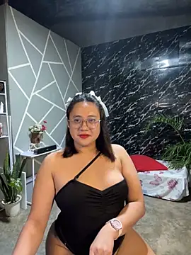 Snapshot of 1aquaticangel69 chatting on 10/31/25, 03:02 1aquaticangel69 online show from 10/31/25, 03:02