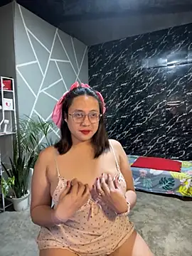 Snapshot of 1aquaticangel69 chatting on 11/16/25, 12:00 1aquaticangel69 online show from 11/16/25, 12:00