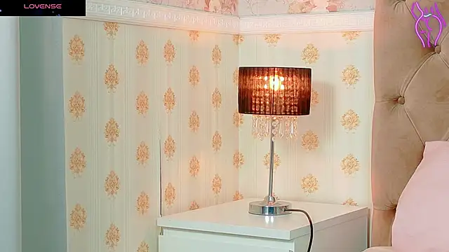 CoraVex online show from 10/06/25, 04:10