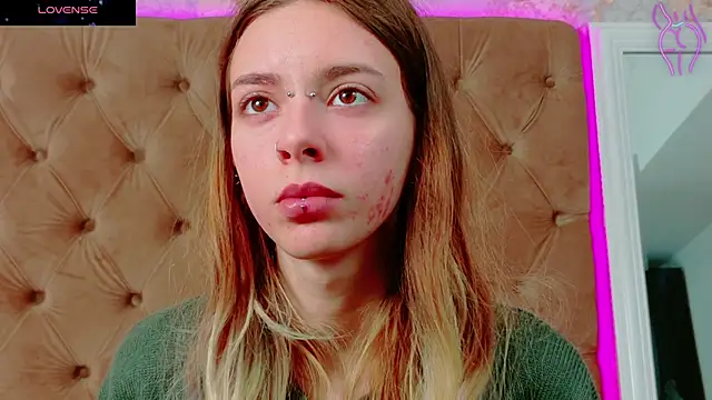 CoraVex online show from 10/16/25, 04:13