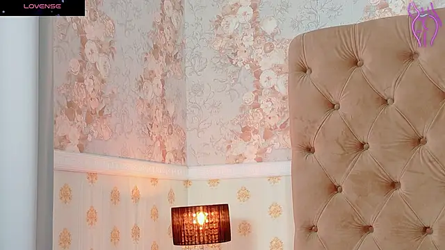 CoraVex online show from 11/08/25, 05:07