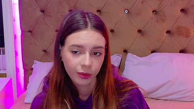 CoraVex online show from 04/03/26, 04:10