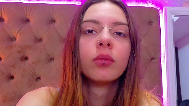 CoraVex online show from 04/24/26, 04:04