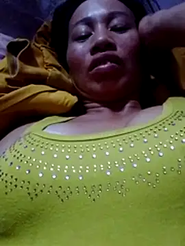 donna-bae online show from 04/17/26, 09:29