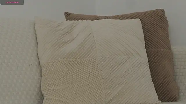 adisson fox online show from 12/21/25, 07:04