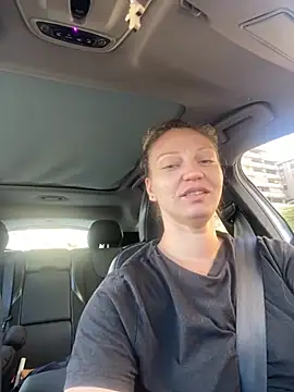 Cristalmegan online show from 10/03/25, 07:27